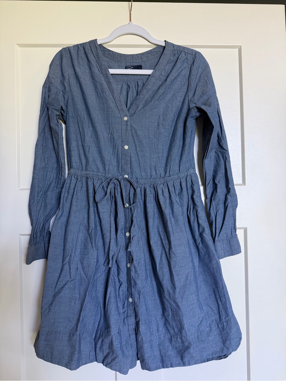 GAP Chambray Button-Front Drawstring Waist Dress in Blue